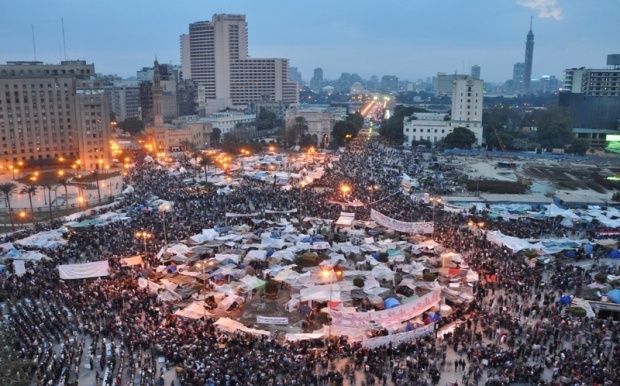 Двама загинали и 400 ранени в сблъсъците в Египет