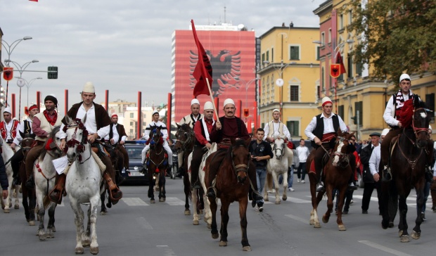 Албания отбеляза пищна 100-годишнина от независимостта си