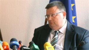 Цацаров се закани да прекрои прокуратурата като главен обвинител