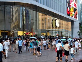 iPhone остави китайски студент без работа