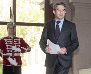 Плевнелиев пали основната свещ на Ханука