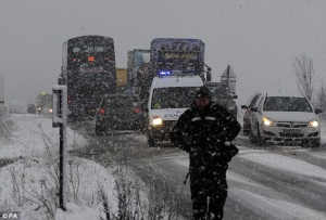 Сняг парализира градския транспорт на Загреб