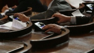 Без депутати заседанието на НС не можа да започне два пъти