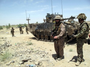 Великобритания изтегля 3800 военни от Афганистан догодина