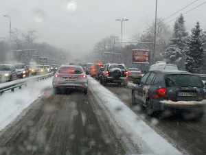 300 000 автомобила се изнизват от София в петък