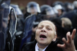 Опозицията в Македония заплаши с ежедневни улични протести