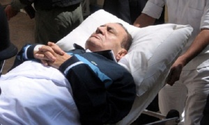 Местят Хосни Мубарак в болница