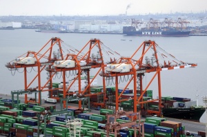 Промишленото производство в Япония спадна рекордно през ноември