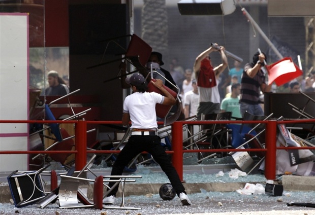 Шестима убити и 40 ранени при улични престрелки в Ливан