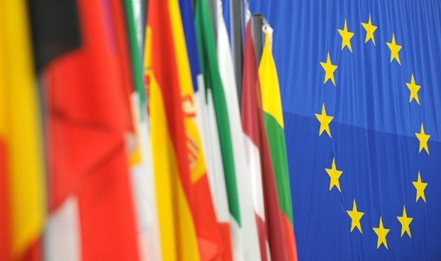 Външните министри от ЕС обсъждат дали Македония да получи дата за преговори