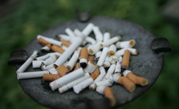 Икономическата комисия в парламента решава съдбата на забраната за пушене