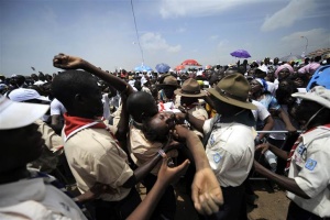 10 задушени от тълпата по време на бдение в Ангола