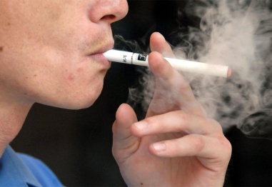 Електронните цигари не помагали срещу вредния навик