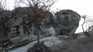 Археолози открили по-старо светилище от Перперикон край Гоце Делчев