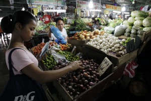Филипинец застреля трима при безразборна стрелба на оживен пазар