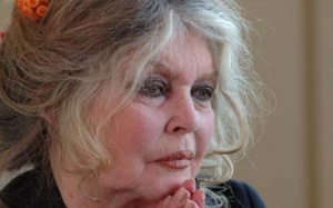 Бриджит Бардо плаши с руско гражданство заради два болни слона