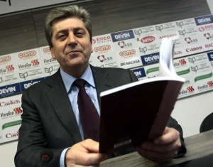 Първанов предрича нова тройна коалиция след изборите