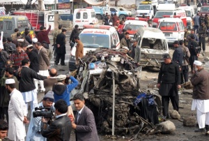32 загинали и 100 ранени при бомбени атентати в Пакистан