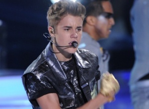 Бивш бодигард на Бийбър го съди за побой