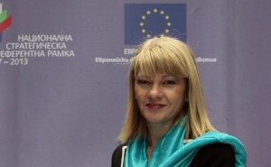 Караджова хвърли вината за „Дюнигейт“ върху предишен екошеф в Бургас