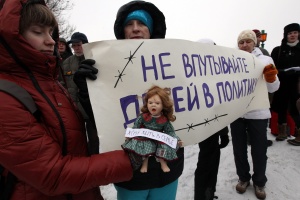 Руската опозиция внася законопроект срещу забраната за осиновяване от американци