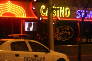 Маскиран въоръжен ограби казино в Казанлък