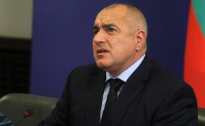 Премиерът отказа да се извини за златните пръстени, много години ял хляб и лук