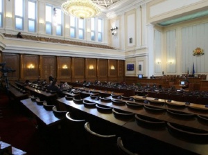 Депутатите обсъждат законопроекти за НСО и разузнаването