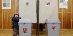 В Чехия гласуват на балотаж за президент