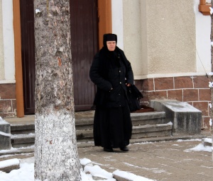 Монахините гласуваха първи на референдума в най-голямото българско село