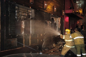 Най-малко 245 души се задушили в горящата дискотека в Бразилия