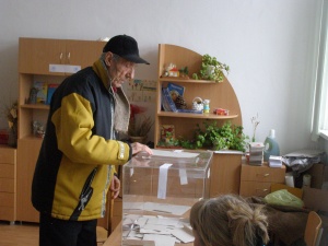 „Еурактив": На първия си демократичен референдум българите поискаха нова АЕЦ