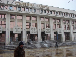 Два сигнала за бомби опразниха Съдебната палата в Бургас