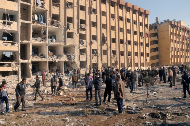 Повече от 80 души загинаха при атентат в университета на Алепо