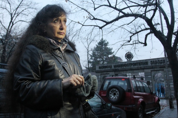 Служителката от ВМЗ ще заложи брачната си халка, за да плати тока