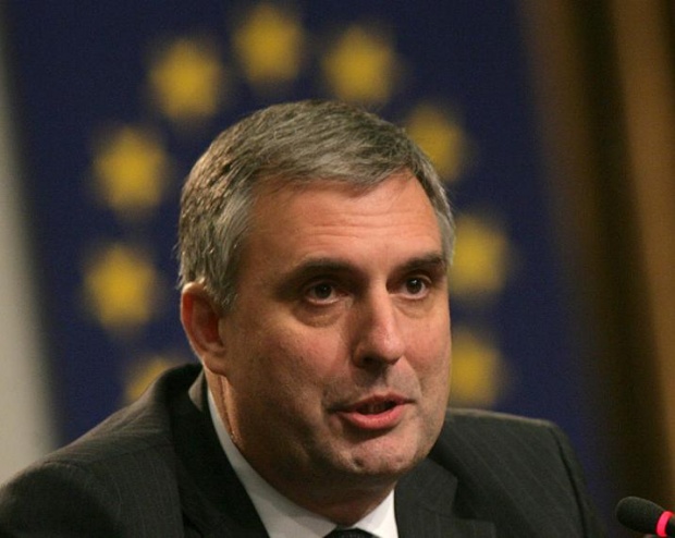 Калфин се оплака на Барозу от „фалшивата тревога за румънско-българска инвазия“