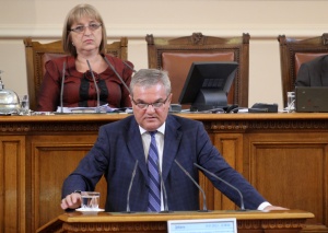 Румен Петков: БСП печели точки заради министри като Павлова и Дянков