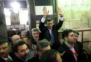 Ахмадинеджад: Ще стъпчем Израел, само да ни предизвикат