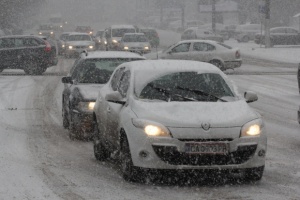 Над 180 машини почистват София от снега