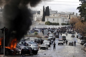 В Тунис ще правят кабинет от технократи въпреки размириците