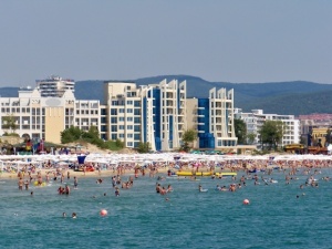 Румънци пълнят бългаските хотели по морето за 8 март
