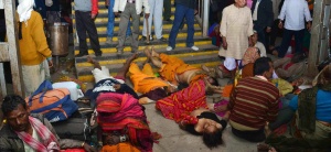 36 загинаха в Индия на най-големия религиозен фестивал в света