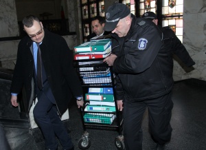 Янев дава трима прокурори на Цацаров заради „трайна енергийна корупционна схема“