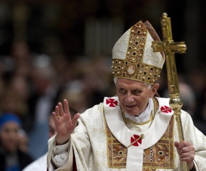 Папа Бенедикт XVI изненадващо се оттегля от поста си