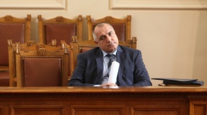 Задържаха жена за три заплахи към Борисов по телефона