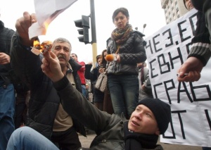 Протестът блокира центъра на Варна