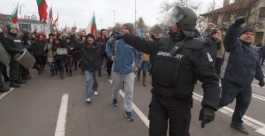 Хиляди протестиращи блокираха центъра на Варна