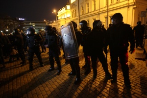 Протестиращите в София блокираха напълно движението около Орлов мост  във всички посоки