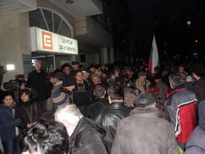 Обявяват процедурата за отнемане на лиценза на ЧЕЗ до края на деня