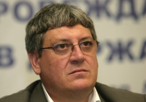 Внасят искане за оставката на шефа на Здравната каса в парламента